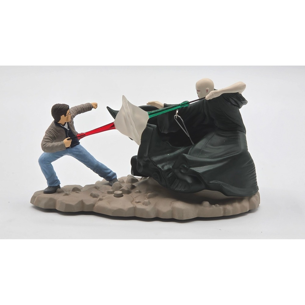 Harry Potter Hallmark Ornament The Final Battle Working Lights and Sound - Video
